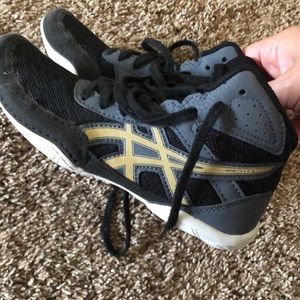ASICS Matflex 6 GS Kids wrestling shoe- size US 1 , black/champagne
